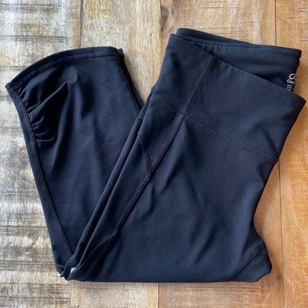 Gap Fit womens capri leggings size S